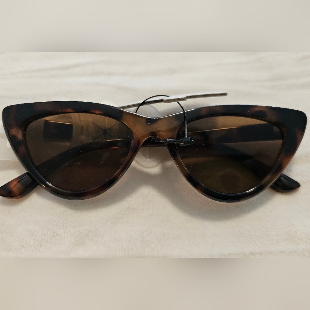Time & Tru Animal Print Cat Eye Sunglasses NEW
